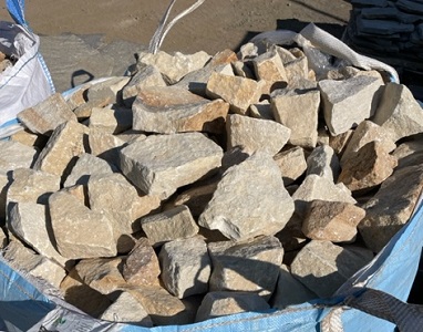 Sandsteine - Abschnitte für Gabionen/Belag (aus 1 Tonne = ca. 6,5 m²)